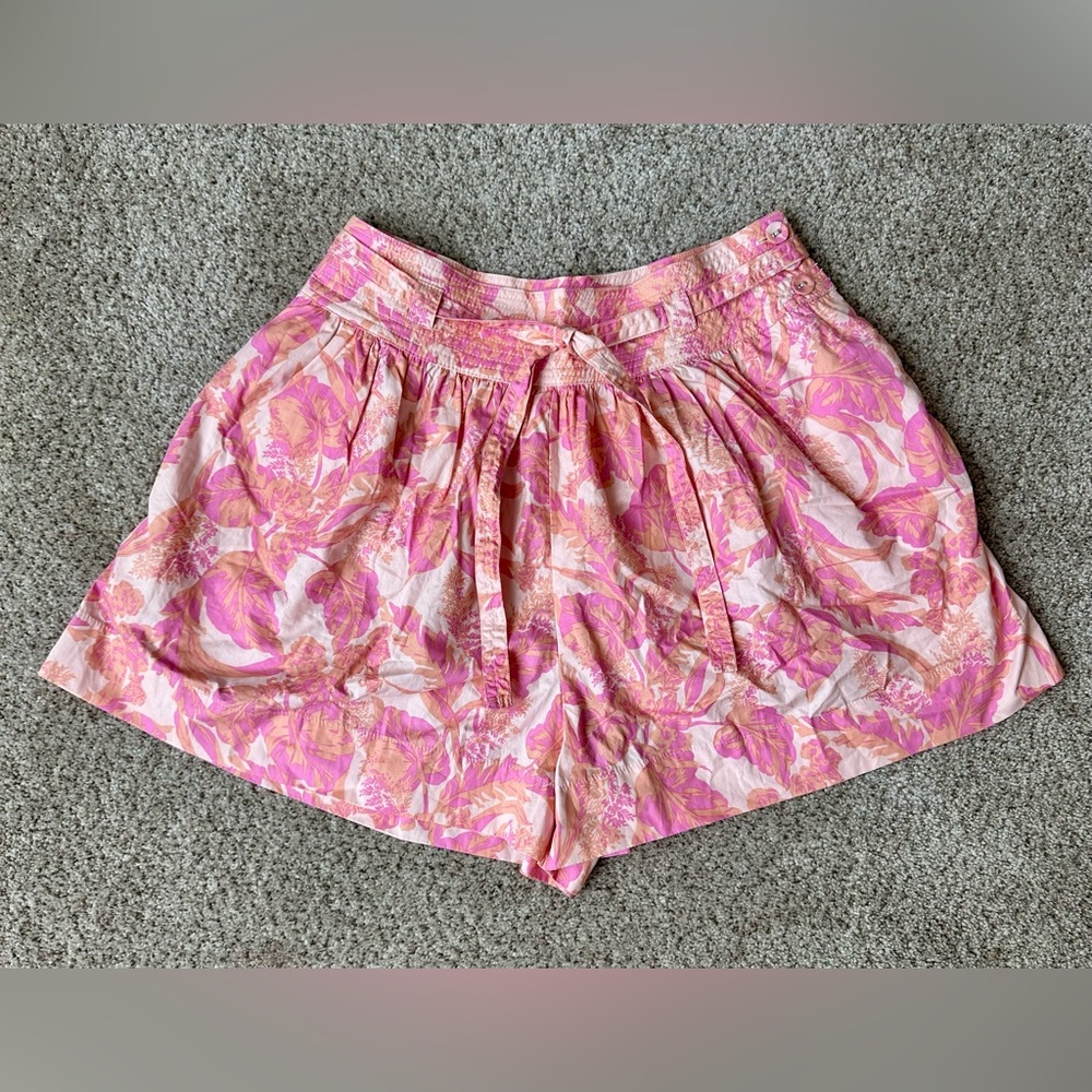 NWT High-Waisted Olivaceous shorts size medium